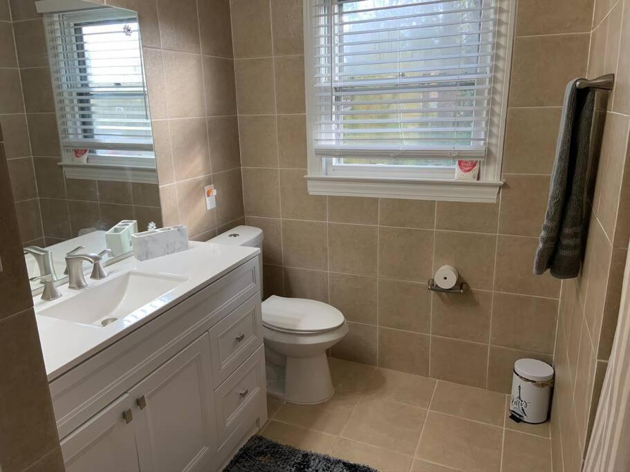 Renovated 3Bedroom 2.5Bath 2 Story House W/ Garage ลอว์เรนซ์วิลล์ ภายนอก รูปภาพ